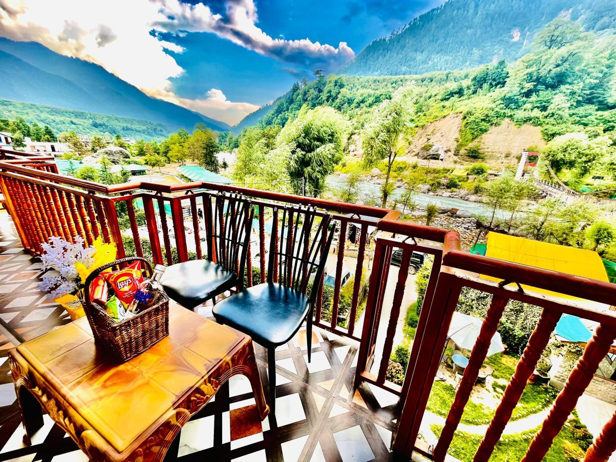 Himalayan Riverside Resort, Manali Екстер'єр фото
